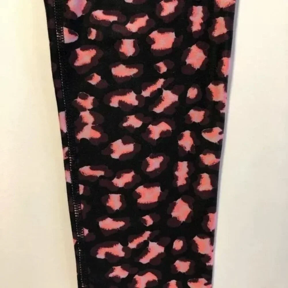 NWT BETSEY JOHNSON HIGH RISE MERLOT/PINK/BLACK PERFORMANCE 7/8 LENGTH LEGGING XS